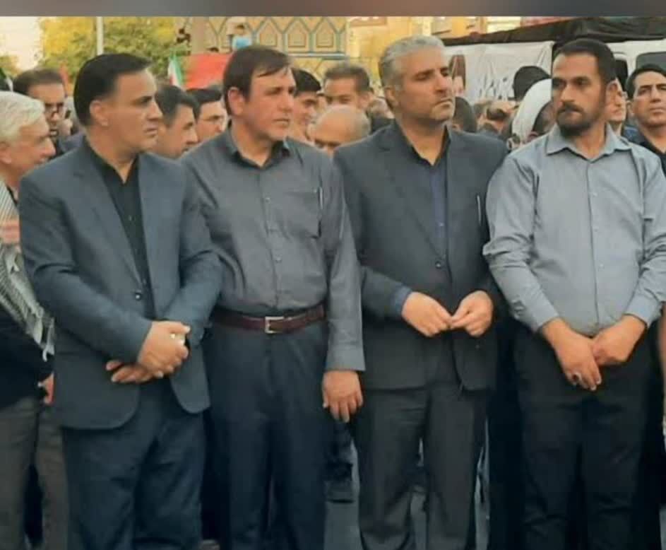 تشییع نمادین پیکر مطهر رهبر شهید در اندیمشک