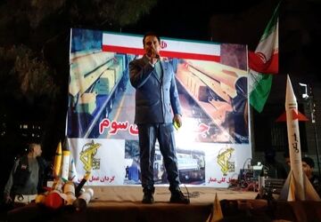 روایتی از شبی پرشور در فلکه سوم تهرانپارس