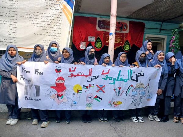برگزاری رویداد "هفته ماها" در دبیرستان پاینده اهواز
