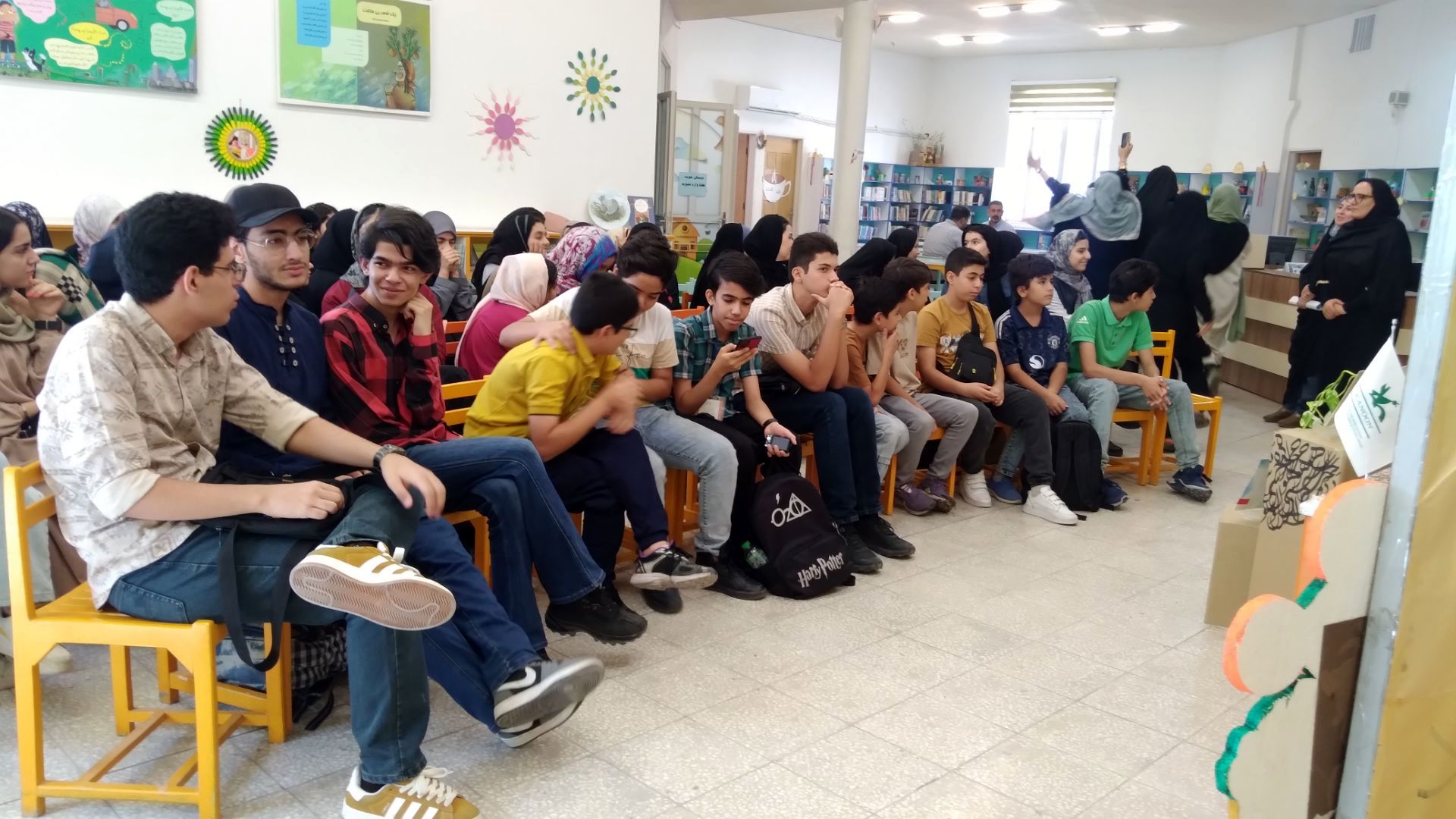 نشست ادبی خوانش نامه‌های سهراب سپهری در قم