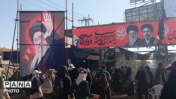 پیاده روی امام رضا (ع) با حضور پر شور مردم نیشابور در کاروان نورالرضا