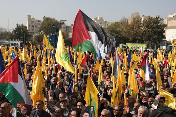 مراسم باشکوه تشیع شهید سردار نیلفروشان در مشهد مقدس 