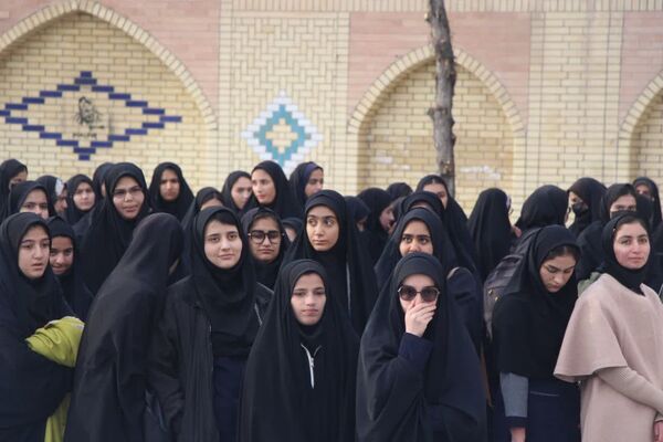 دانش‌آموزان سه منطقه چهارمحال‌وبختیاری به مناطق عملیاتی غرب کشور اعزام شدند