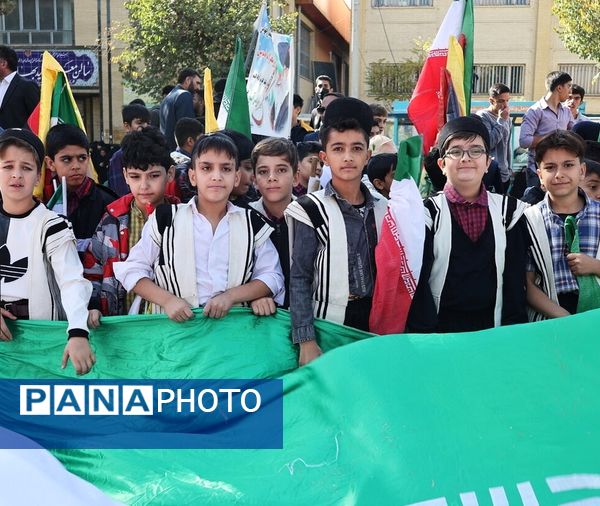 نسل بیدار انقلاب؛ خروش دختران شاهد فاطمه‌زهرا(س) شهرکرد مقابل استکبار جهانی