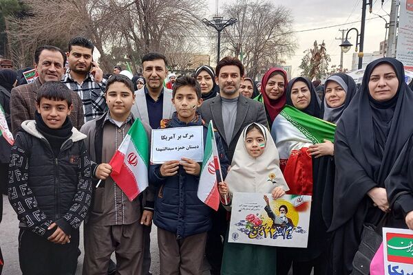 تجدید میثاق مردم ولایتمدار قرچک در راهپیمایی ۲۲ بهمن