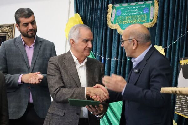 تجلیل از خیر مدرسه‌ساز دبستان دخترانه شاهد پوررضایی