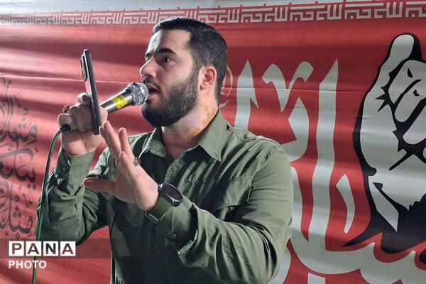 قدرت مشت، شکوه پرچم؛ نمادهایی از پایداری بی پایان