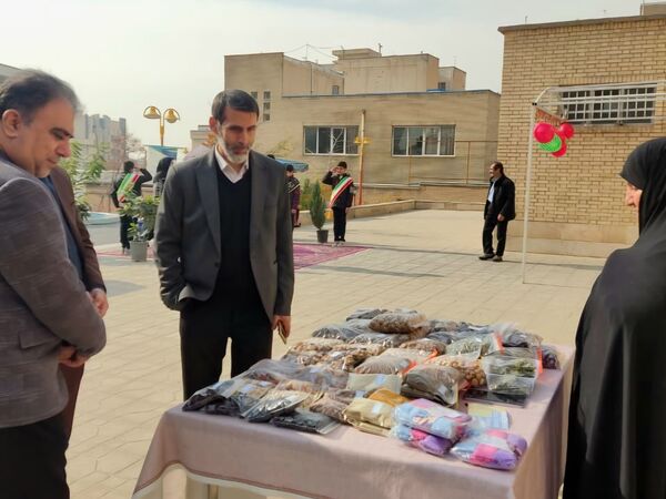 برگزاری اختتامیه جشنواره و نمایشگاه یلدایی کانون فرهنگی‌تربیتی روح‌الله در منطقه ۵