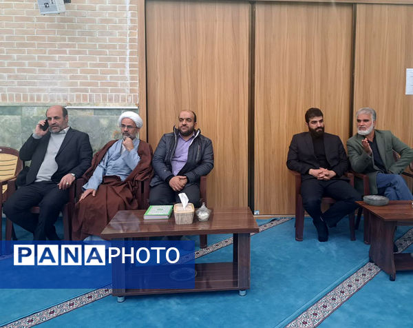 تقدیر از نوجوانان برگزیده قرآنی ناحیه 4 آموزش و پرورش قم