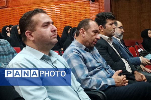 نشست هماهنگی مدیران ورامین برای برگزاری برنامه‌های یوم‌الله ۱۳ آبان