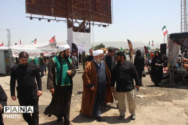 شروع خدمت رسانی به زائران امام شهید در موکب عاشقان امام شهید شهرستان ساوجبلاغ