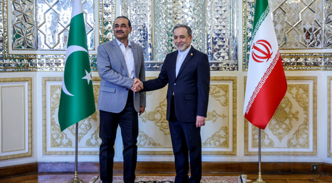 ‌فرمانده ارتش پاکستان مجددا با عراقچی دیدار کرد