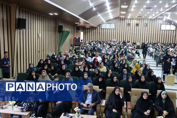 آیین تجلیل از برگزیدگان استانی جشنواره جابربن‌حیان و اصلاح روش‌های آموزش و تحول در محیط یادگیری در البرز