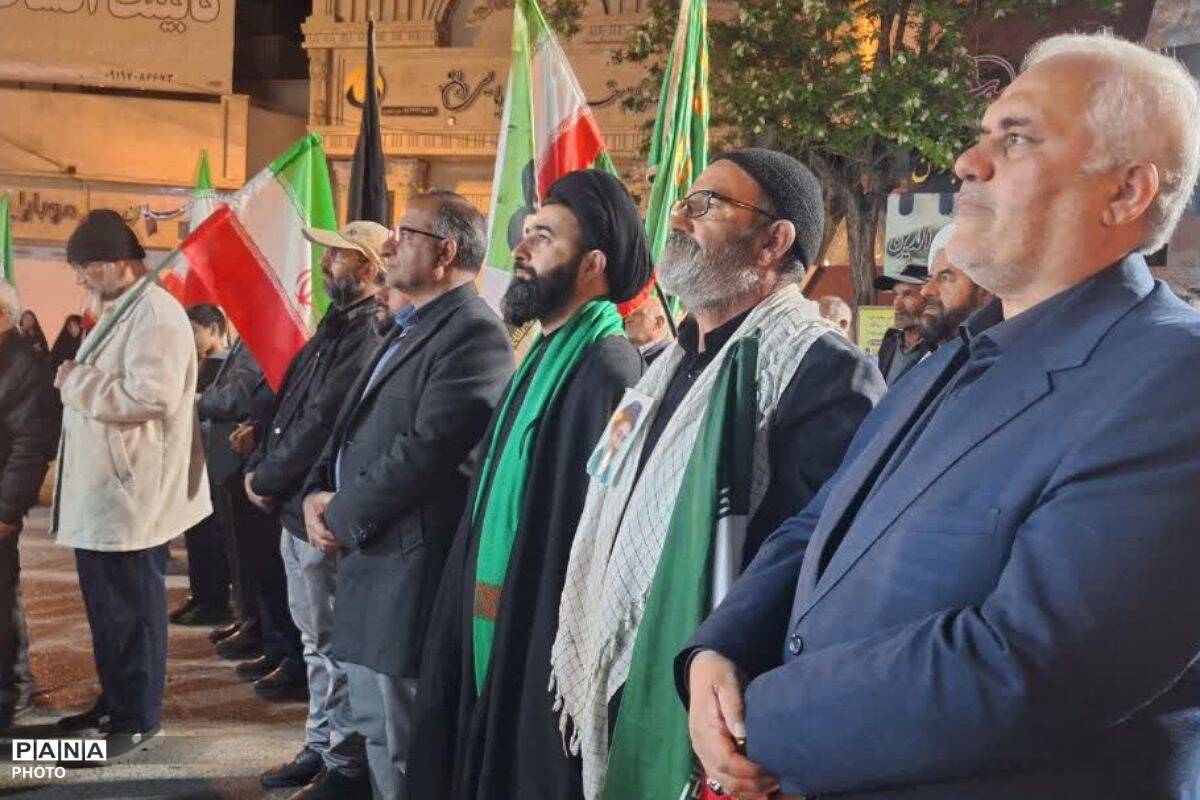 اجتماع پرشور شبانه مردم انقلابی در شهرستان فیروزکوه پس از شهادت جانسوز امام امت