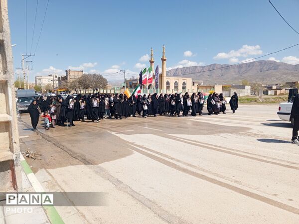 مردم شهر تیتکانلو در سوگ چهلمین روز شهادت رهبر معظم انقلاب