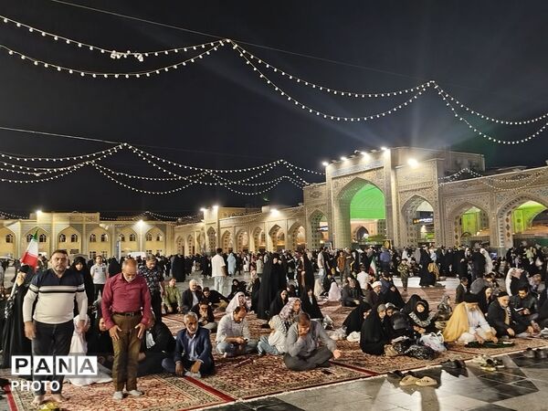 مراسم یادبود شهدا و دهه کرامت در حرم مطهر رضوی 