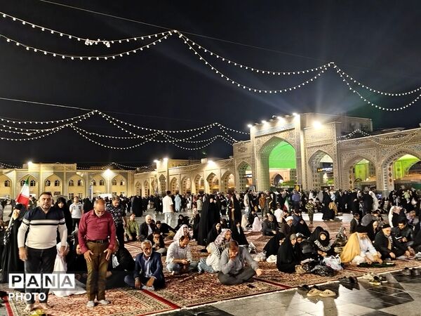 مراسم یادبود شهدا و دهه کرامت در حرم مطهر رضوی 