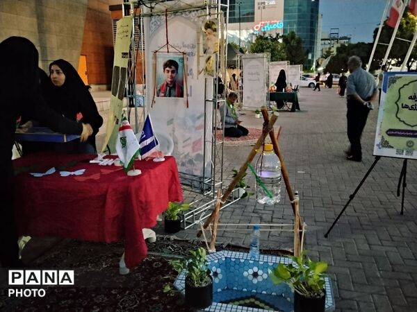 نماز جماعت بزرگ دانش‌آموزان مشهدی همزمان با اجلاس سراسری نماز 