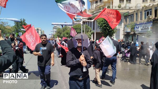 خورشید در افق ، راه در تداوم حماسه حضور در مراسم تشییع رهبر فقید انقلاب