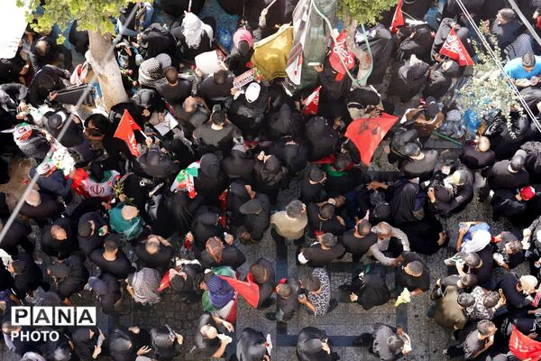 حماسه وفاداری بیعت در پایتخت معنوی ایران؛ بدرقه میلیونی آقای شهید ایران در مشهد مقدس 