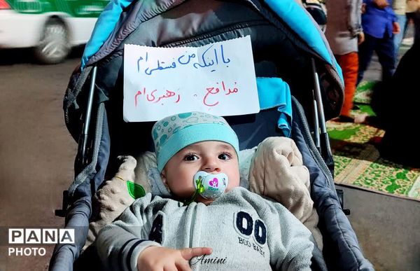 نسل جدید هم پای کار انقلاب هستند