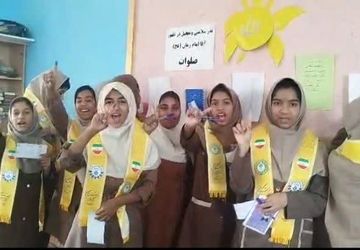 صحنه حماسه‌ حضور دانش‌آموزان در انتخابات شوراهای دانش‌آموزی رودان