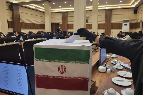 انتخابات شورای دانش آموزی منطقه‌ای با حضور معاون پرورشی و تربیت بدنی ناحیه دو شهرری 