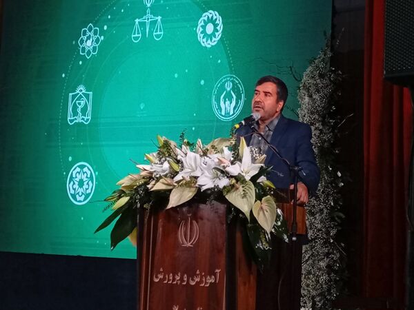 نشست طرح نماد در تالار تربیت ؛ گامی برای تقویت مراقبت اجتماعی دانش‌آموزان 