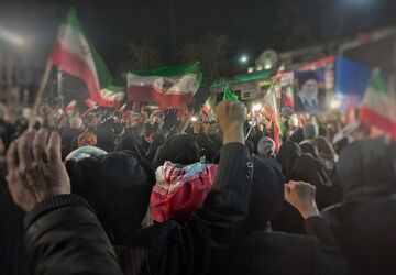 نورخدا عیان شد خامنه ای جوان شد