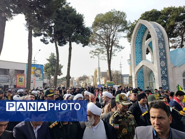 هم‌صدایی نسل آینده در مراسم باشکوه گلبانگ انقلاب