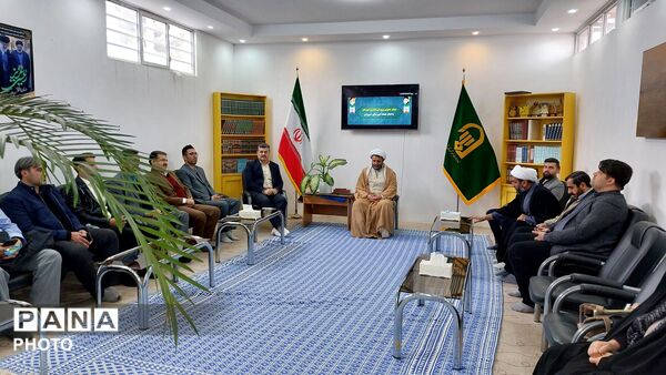 دیدار مسئولان امور تربیتی آموزش و پرورش شیروان با امام جمعه تربیتی 