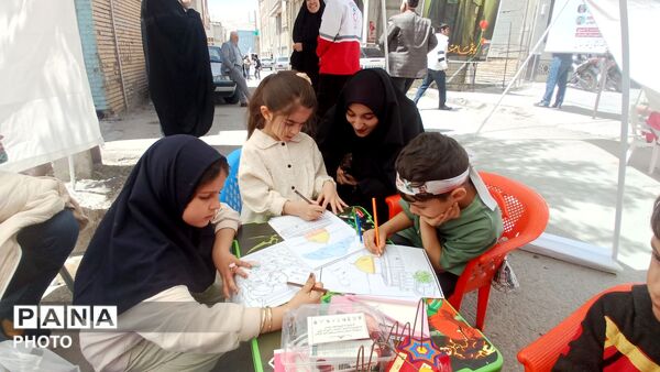 موکب عشق؛ تجدید عهد خادمان هلال‌احمر فارسان با راه  سردار سلیمانی