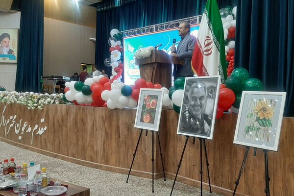 تقدیر از برگزیدگان کشوری و استانی مسابقات فرهنگی و قرآنی ناحیه 3 شیراز