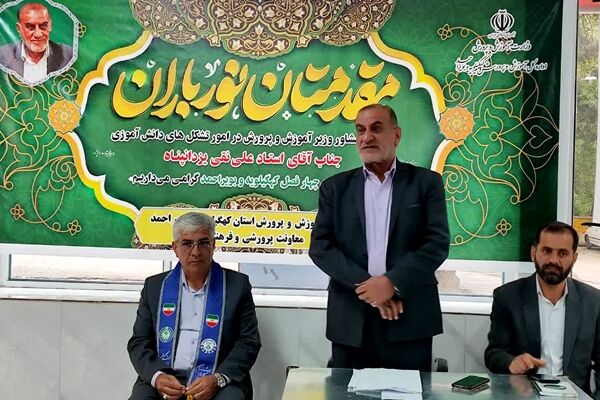    تشکل‌های دانش‌آموزی تمرینگاه مهارت‌های فراموش‌شده کلاس درس است