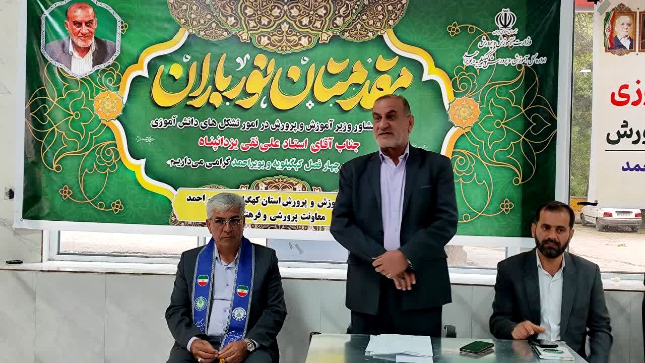   تشکل‌های دانش‌آموزی تمرینگاه مهارت‌های فراموش‌شده کلاس درس است