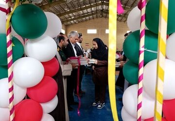 آیین محوری نواختن زنگ «مهر و مقاومت» در مدارس زابل