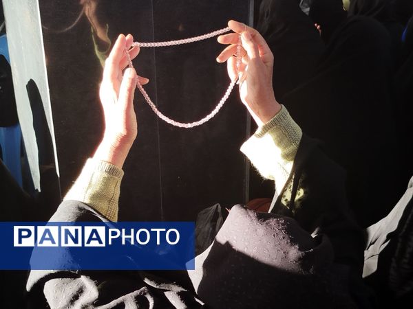 آوای عطر آگین دعای ندبه در گلزار شهدای شهر بن پیچید