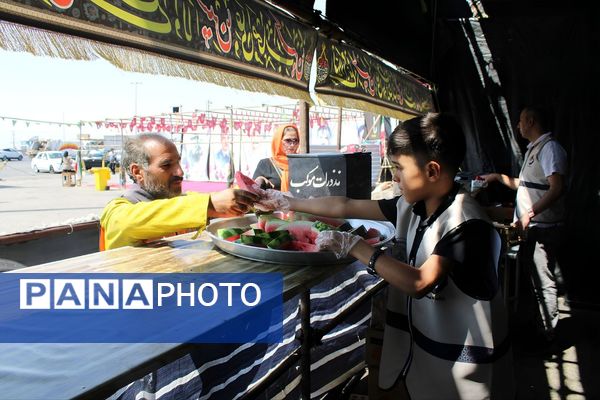 دانش‌آموزان پیشتاز رباط کریم، خادمان کوچک اربعین حسینی