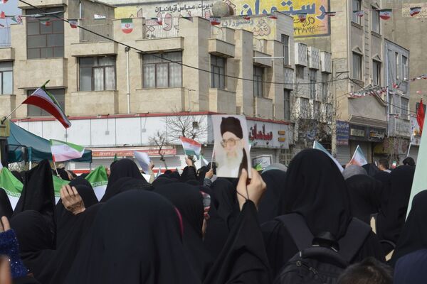 حماسه دانش‌آموزان اسلامشهر در ۲۲بهمن