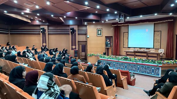 نشست بررسی ابعاد خودکشی و راهکارهای کاهش آن در کهگیلویه‌وبویراحمد