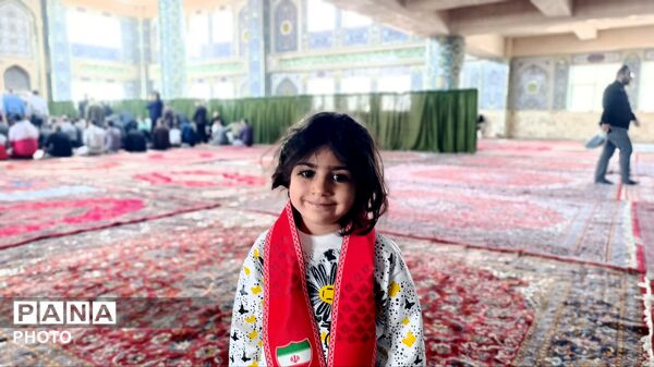 حضور پیشتازان کوچک در آیین عبادی‑سیاسی نماز جمعه