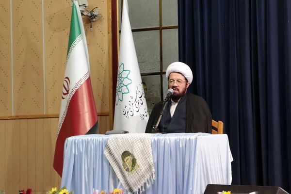 برگزاری اجلاسیه بزرگداشت ۳۰۰ شهید گلگون کفن شهرری 