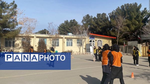  افتتاحیه مسابقات ورزشی بین‌مدرسه‌ای «جام اقتدار ایران» در آموزشگاه دخترانه تکتم