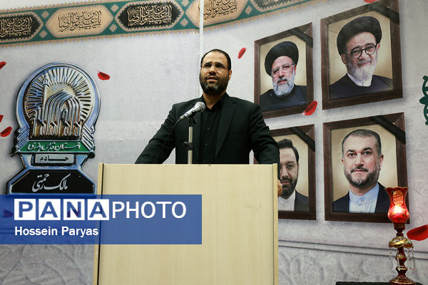 مراسم بزرگداشت شهیدان خدمت در دبیرستان متوسطه دوم امام صادق(ع)