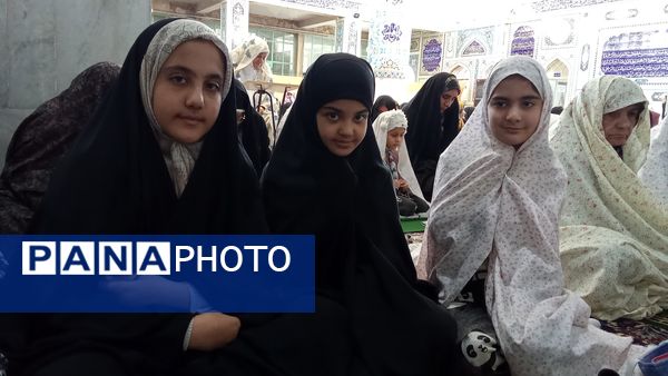 مظهر عزم ملی، نماز جمعه است