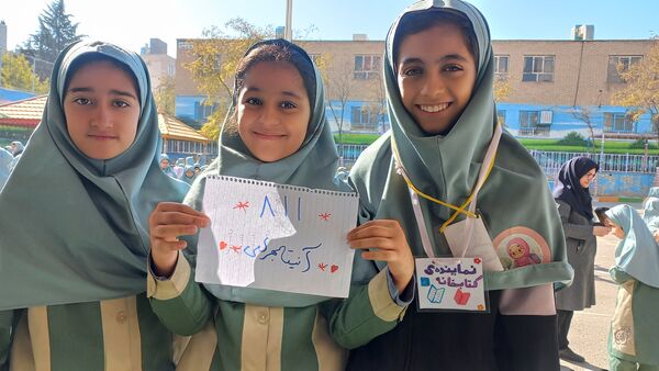انتخابات شورای دانش آموزی در دبستان شاهد تحقیقی ناحیه ۶
