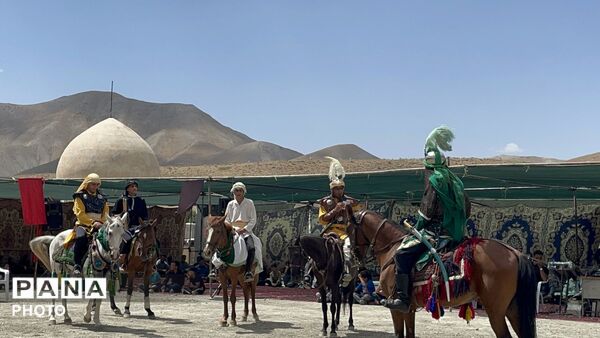 مراسم نمادین تعزیه خوانی اباعبدالله الحسین در شهر بار
