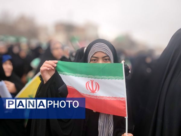تولد ۴۷ساله‌گی انقلاب ایران در خیابان پانزده خرداد