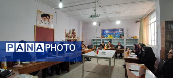 برگزاری کارگاه هدایت تحصیلی پایه نهم در دبیرستان فرزانگان شیروان