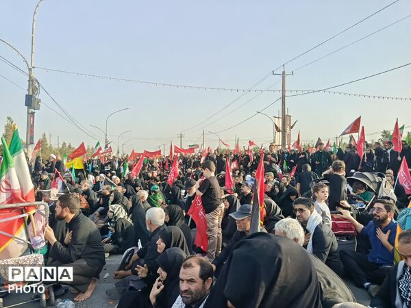 تلاقی دریای سرخ و سیاه مردم در حماسه وداع با قائد امت